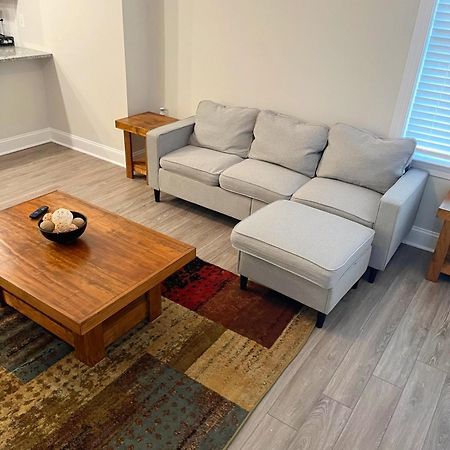 Quiet Apartment - 10 Minutes From Ecu グリーンビル エクステリア 写真